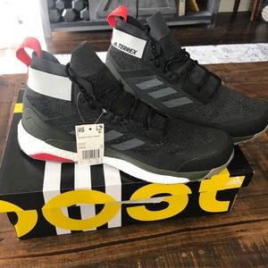 Men’s outdoor hiking sneaker